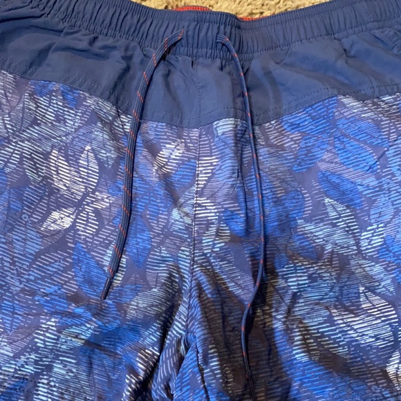 BNWOT Columbia blue floral waterproof/quick-drying board shorts for women size S - Picture 2 of 8